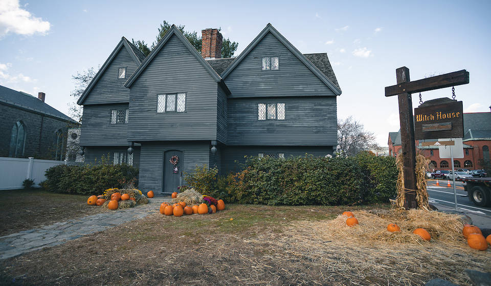 5 Halloween Towns Near NYC For Thrills & Chills This Spooky Season