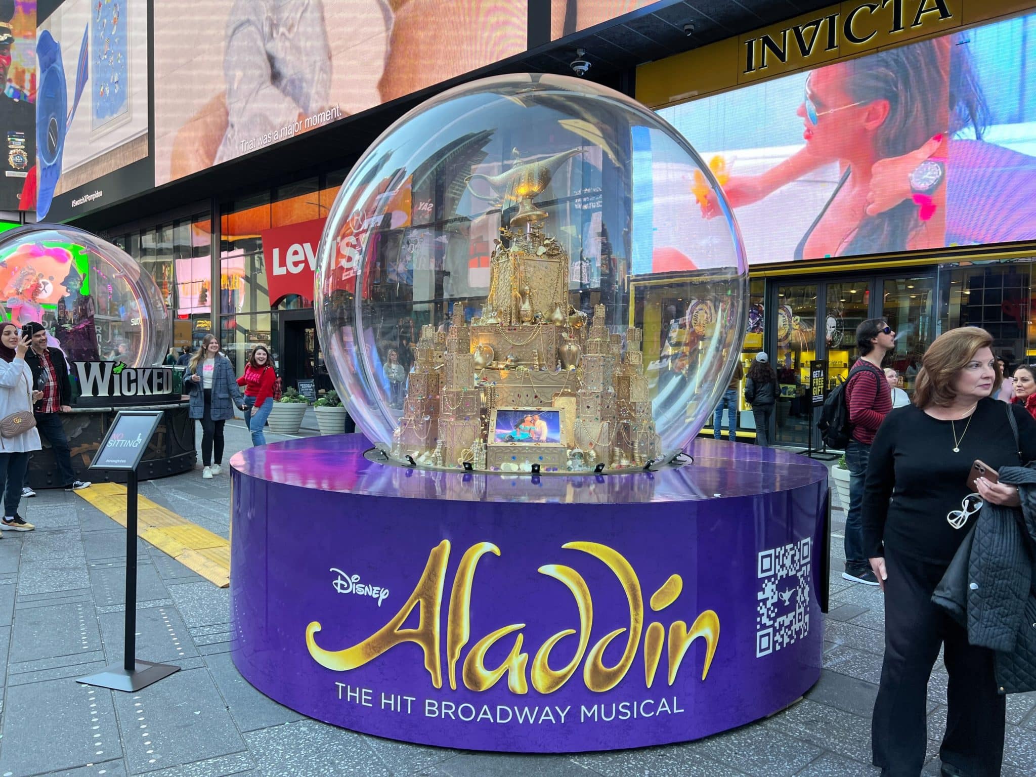 Broadway Show Globes in Times Square