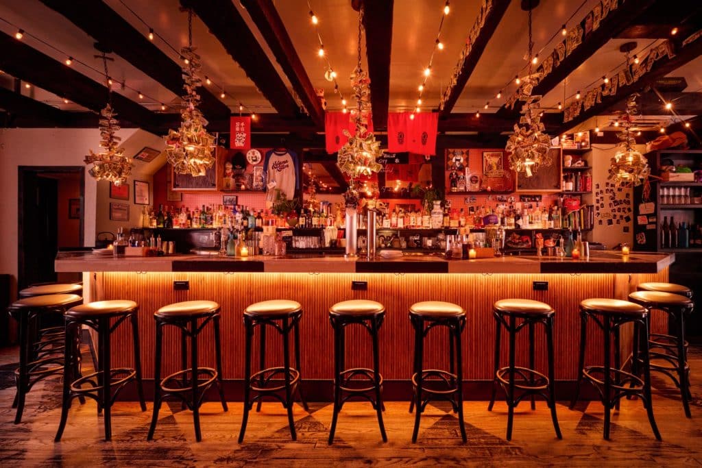 25 Best Bars In NYC To Drink At Right Now