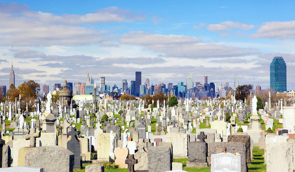 10 Most Beautiful, Revered, And Historical Cemeteries In NYC